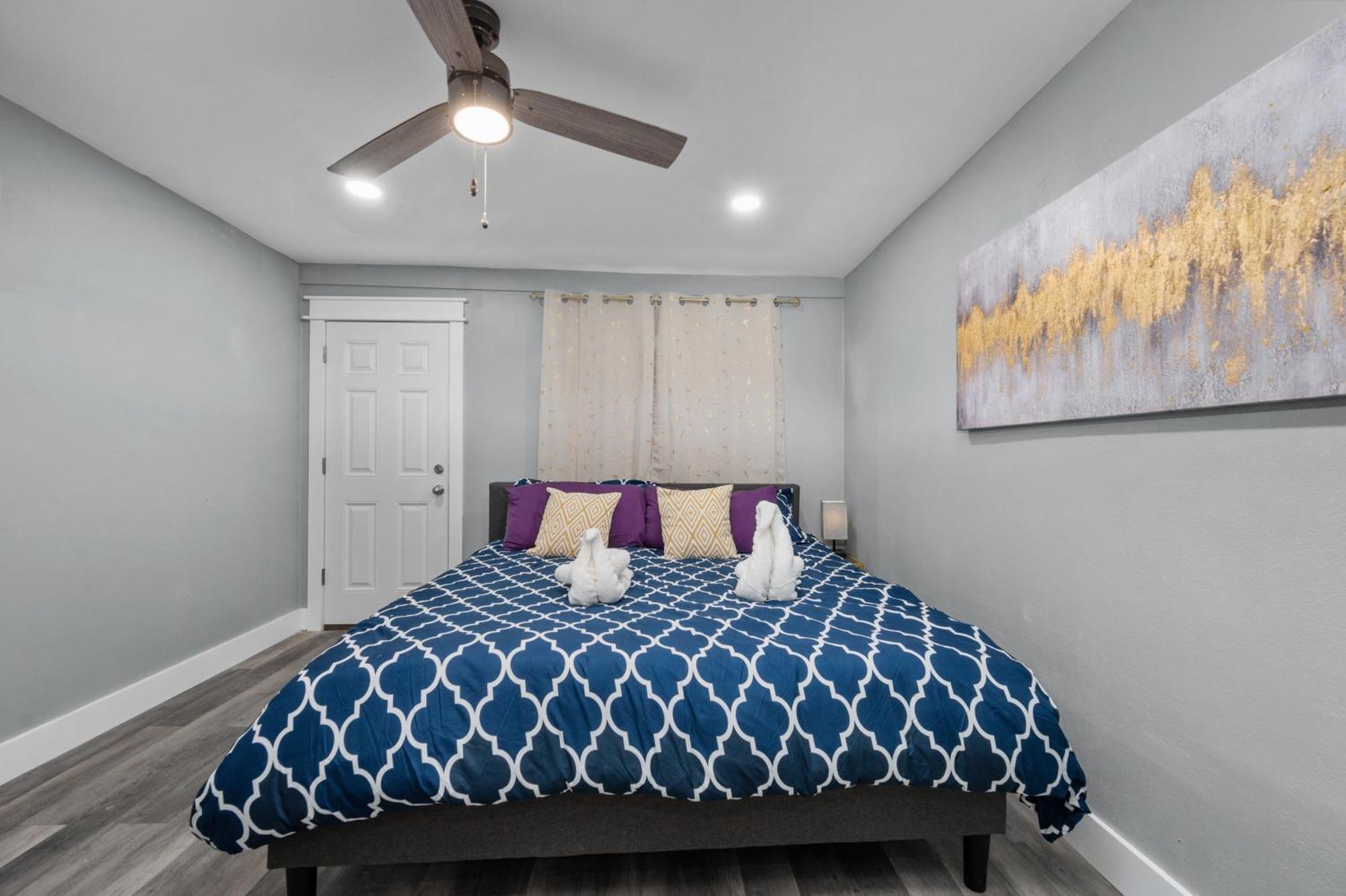 Modern 2Br City Center Getaway With Free Park Houston Buitenkant foto